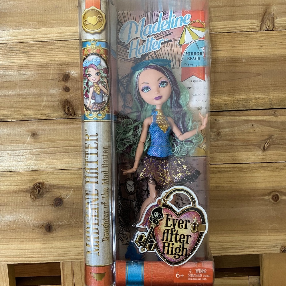 Ever After High Madeline Hatter Mirror Beach Doll